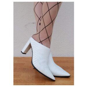 5/$100 SALE - Alias Mae Rue Mule